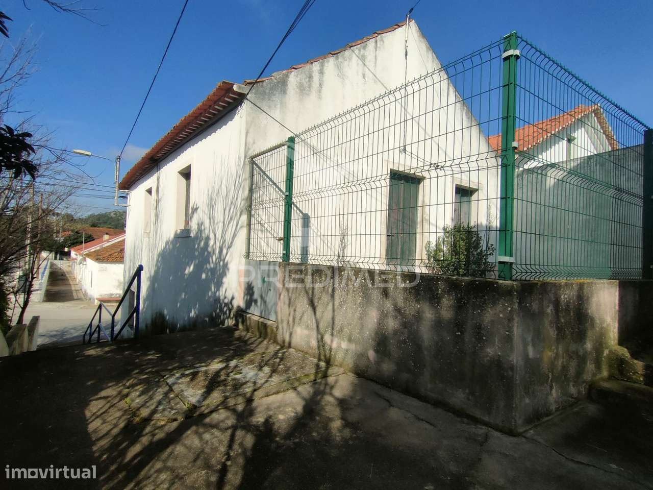 Moradia T2 para recuperar - Vila Moreira, Alcanena - Grande imagem: 4/16