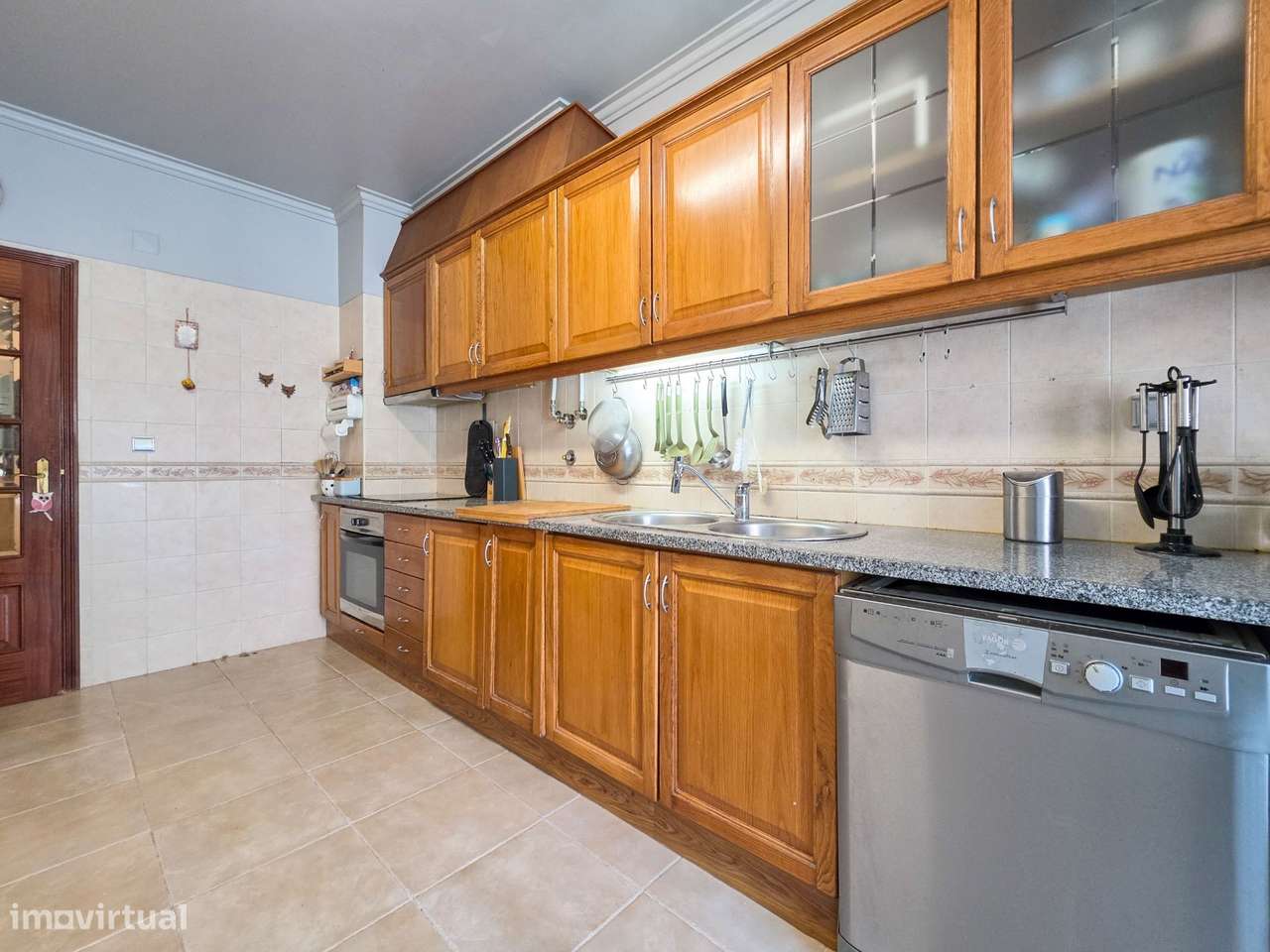 Apartamento de 3 assoalhadas com excelentes áreas.-6