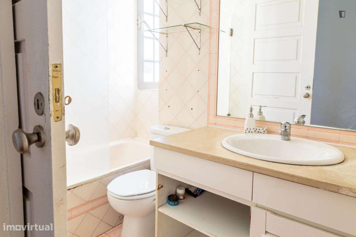 Quarto - localizado em Arroios Lisbon - Grande imagem: 5/7