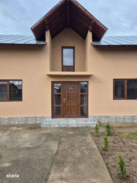 se vinde casa la cheie - Imagine principală: 4/8