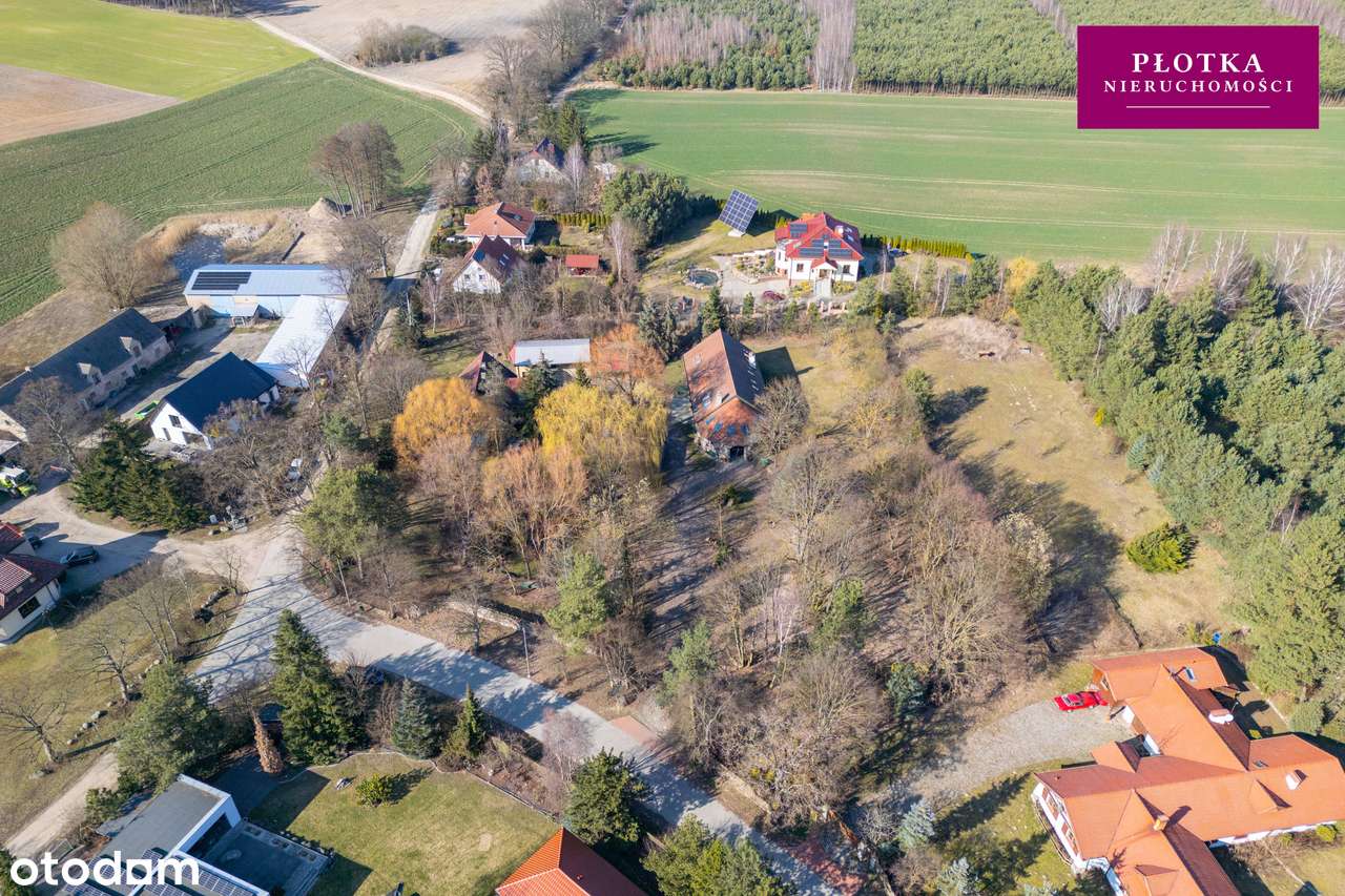 Dom z oranżerią z kominkiem ze stawem i altaną, wraz z domem weselnym-12