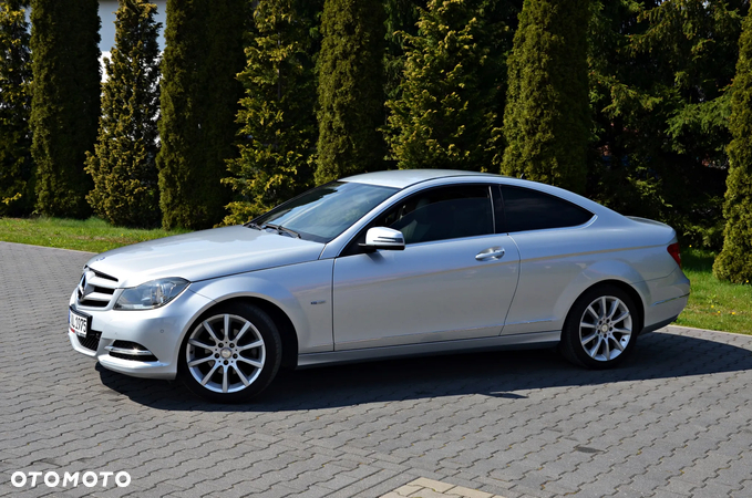 Mercedes-Benz Klasa C 180 Coupe BlueEFFICIENCY 7G-TRONIC - 14