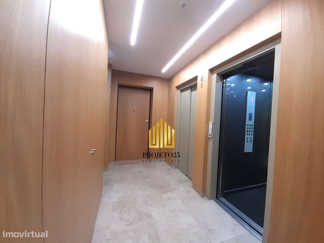 T3 NOVO de Luxo com área bruta de 170m2, junto ao centro e ao Metro!-4