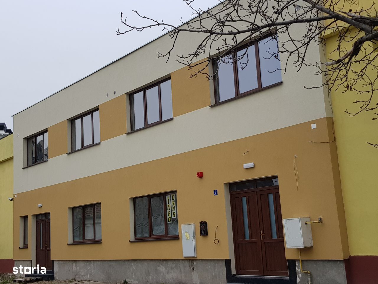 Vand imobil cu birouri P+1 situat central in Oradea.