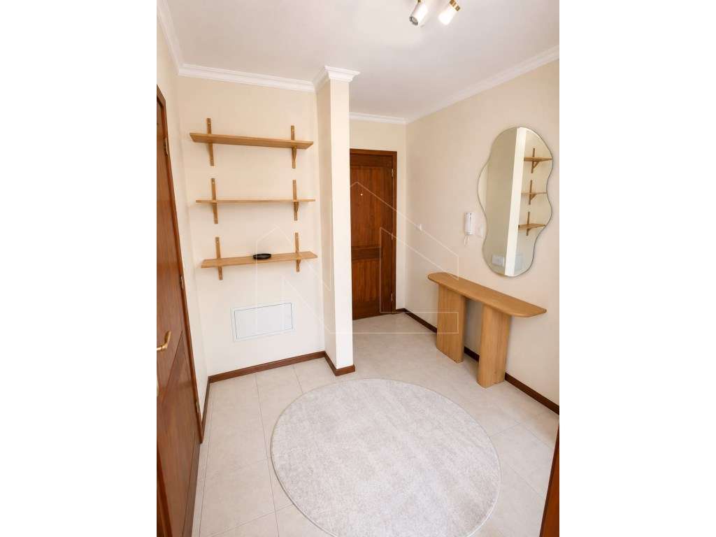 Apartamento T1 à Venda na Curia-4
