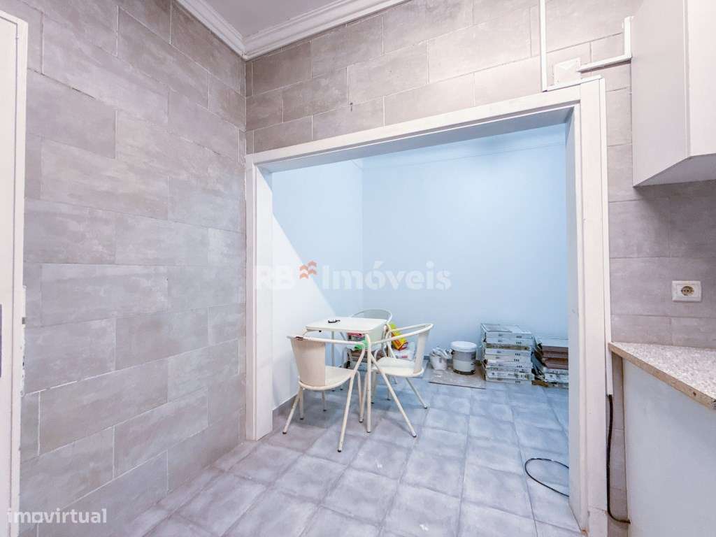 Apartamento T3 remodelado no centro de Abrantes-13