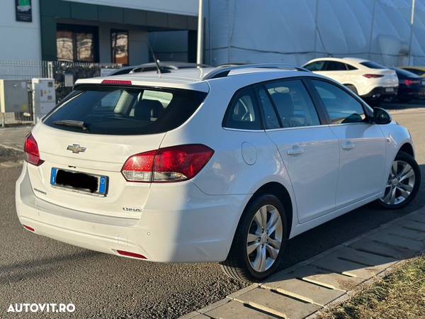 Chevrolet Cruze 1.7 DOHC LTZ + - 8