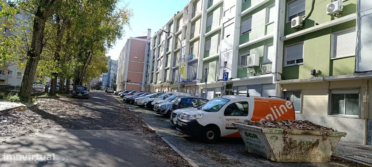 Oportunidade T2 Totalmente Remodelado em Benfica-5