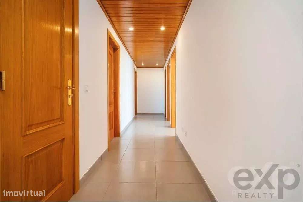 Fabuloso apartamento T5 triplex com piscina e amplos terraços no centr - Grande imagem: 4/54