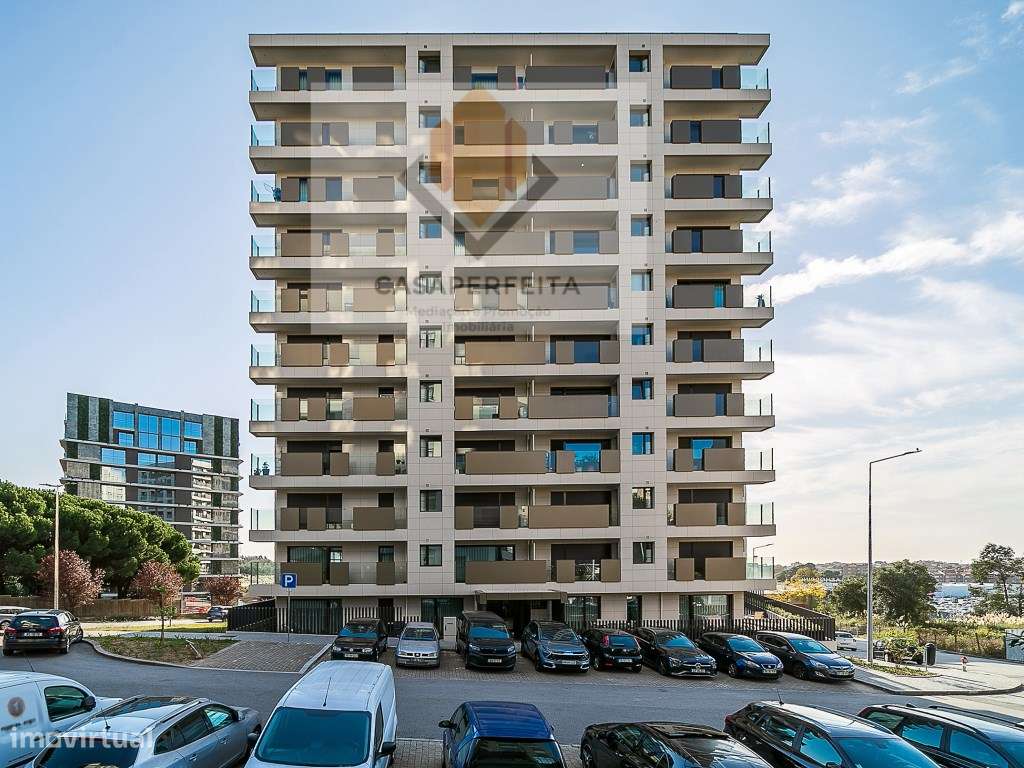 Apartamento T2 de Luxo com Varanda, Lugar de Garagem e Arrumo - Jun...-35