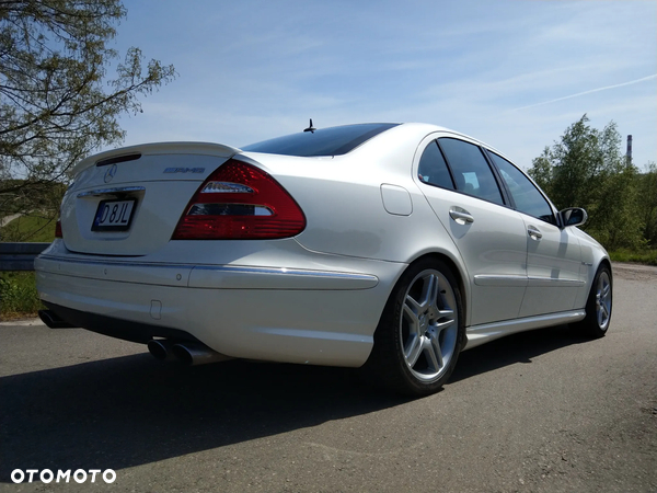 Mercedes-Benz Klasa E 55 AMG - 15