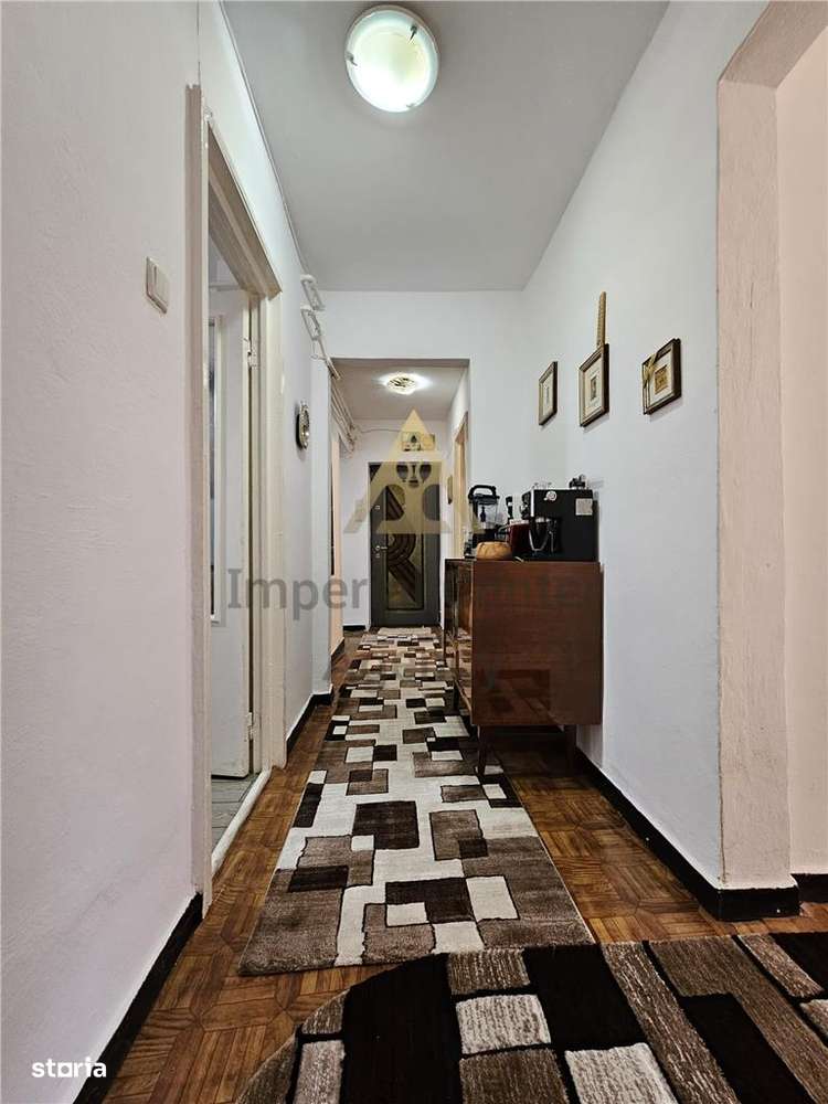 APARTAMENT de 108 mp  DE VANZARE CU 5 CAMERE, ET 1 IN STATIUNEA TURIST - Imagine principală: 1/20