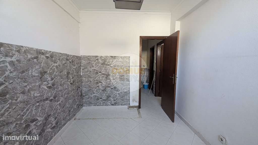 APARTAMENTO T1 | CAVE | PARA REMODELAÇÃO - CRUZ DE PAU-6