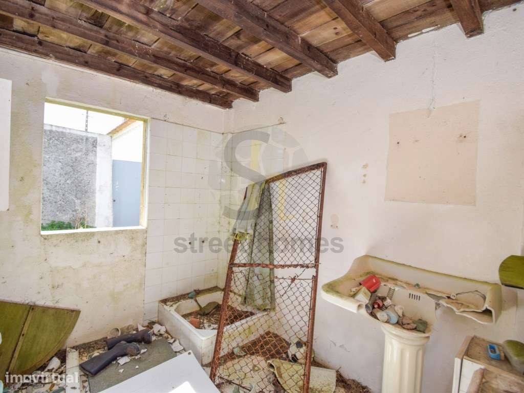 Terreno com 1,5 Hectarescom 4 Habitações junto ao Cabo da Roca-7