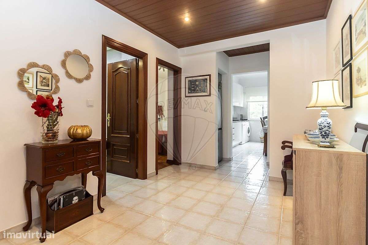 T2 Semi-Remodelado na Torre da Marinha-11