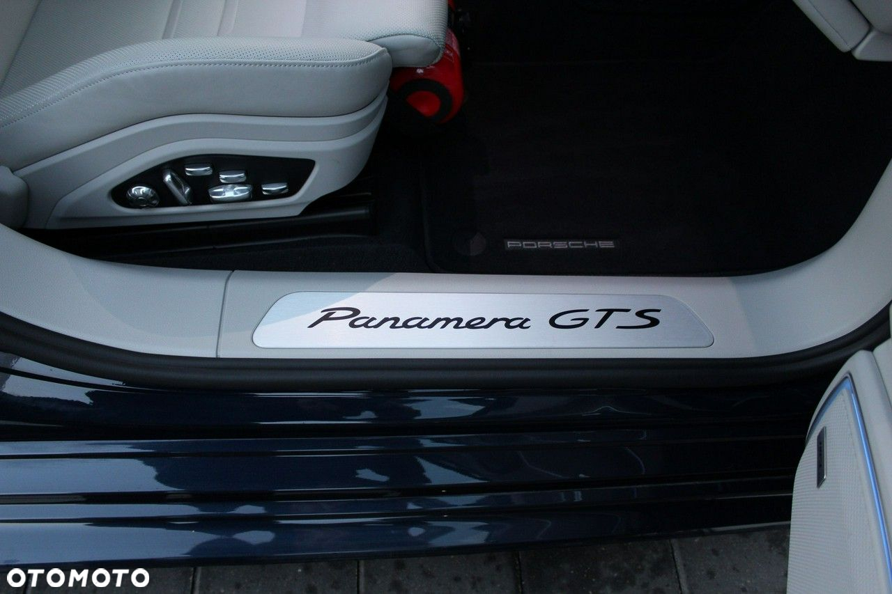 Porsche Panamera - 31