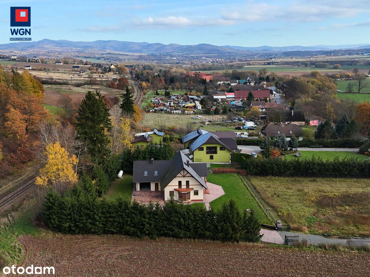 Gustownie wykończony dom w okolicach Kłodzka na sprzedaż.-10