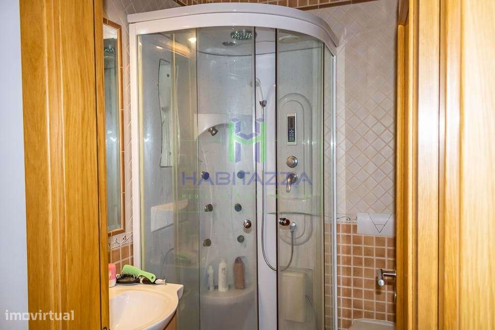 Apartamento T3 com piscina, lugar de garagem e arrecadação, no centro-25