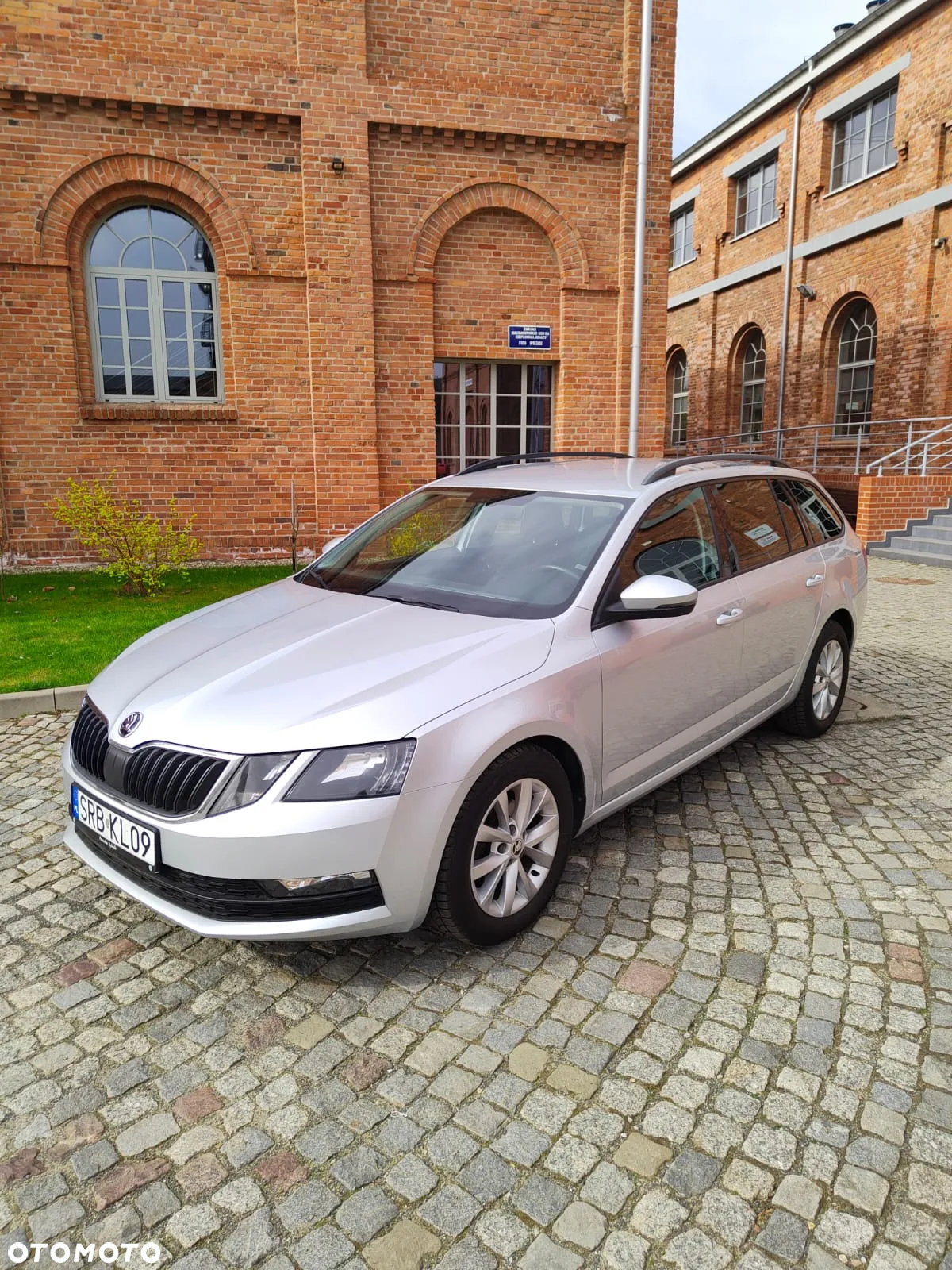 Skoda Octavia 1.6 TDI DSG Premium Edition - 11