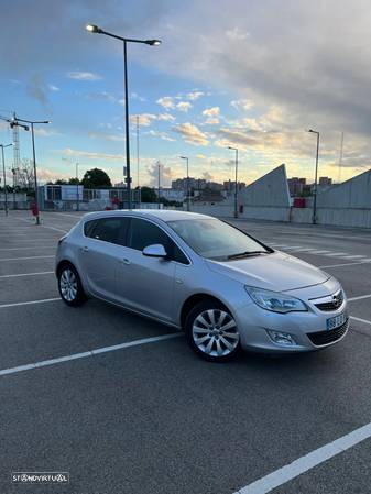 Opel Astra 1.4 Cosmo - 1