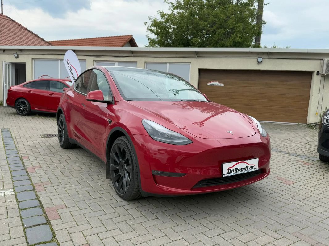 Tesla Model Y Long Range Dual Motor AWD - 4
