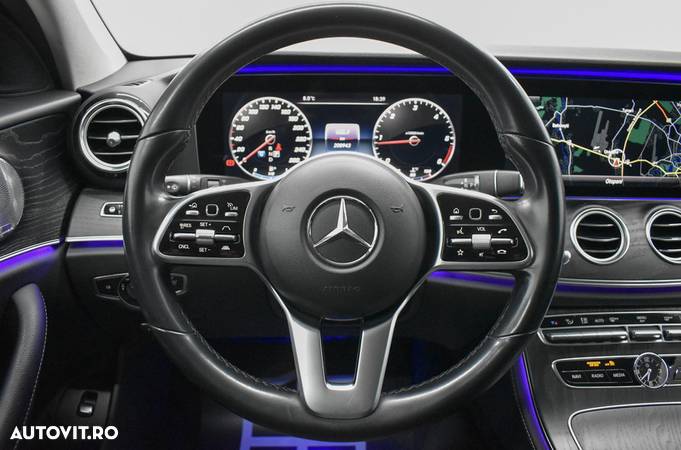 Mercedes-Benz E 300 d T 9G-TRONIC - 24