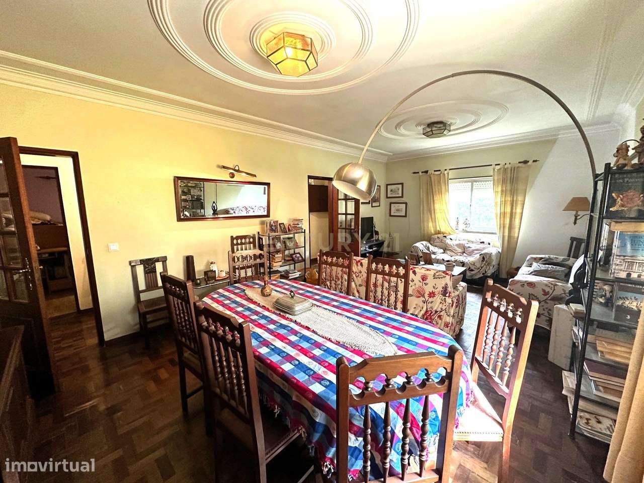 CAPARIDE-Moradia com 3 apartamentos independentes-9