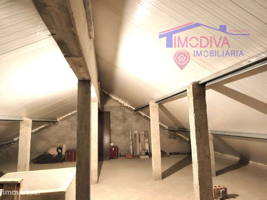 Moradia T3 com garagem e Terreno com 1850 m2 em Arega, Figueiró dos...-49
