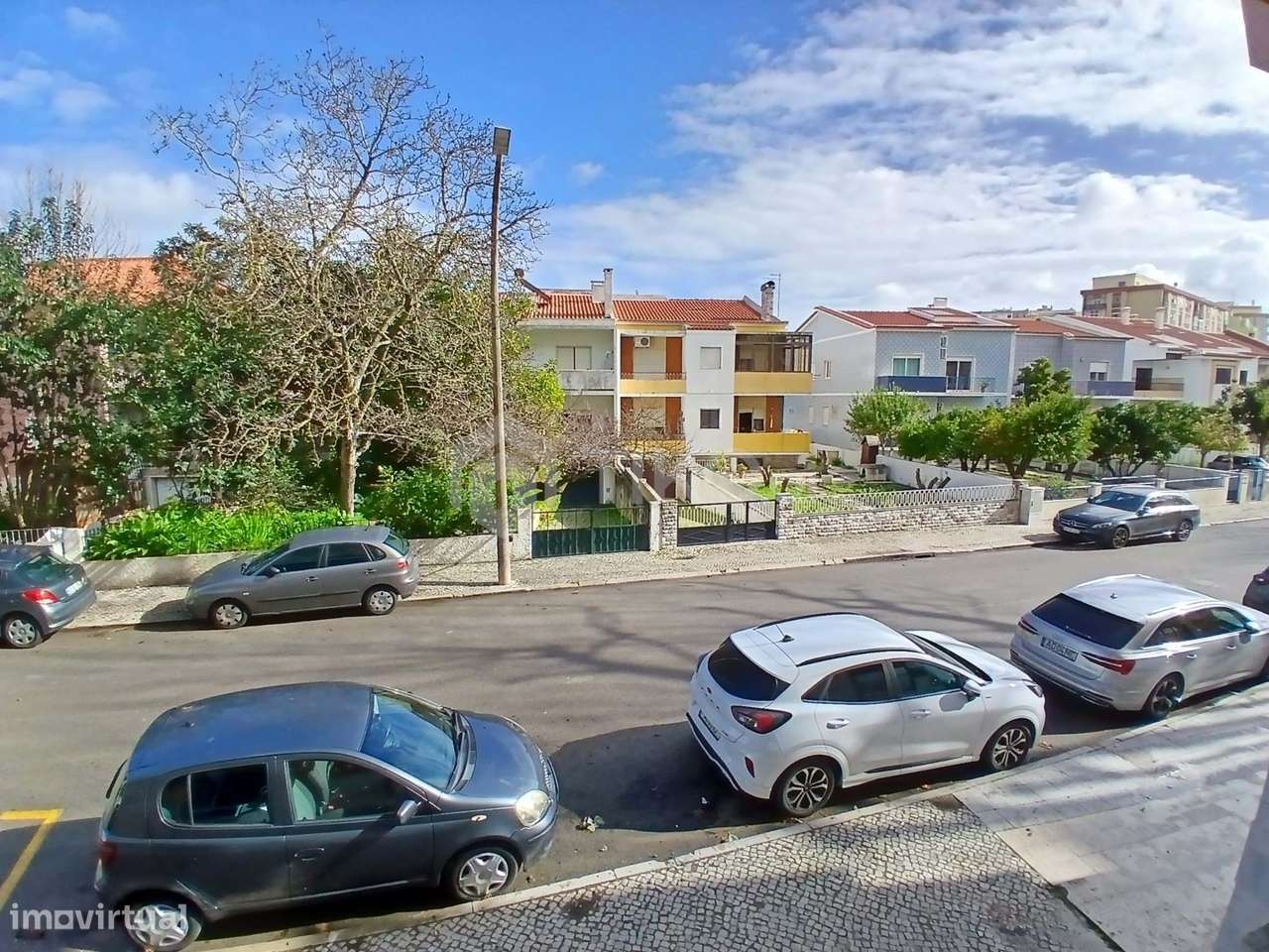 T3 no Coração do Montalvão – Excelente oportunidade para Remodelar ou-20