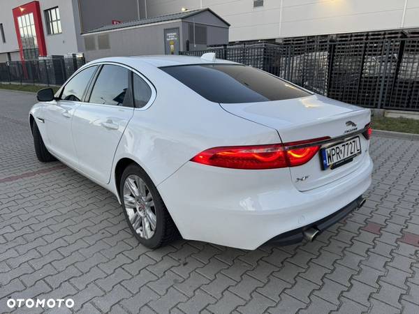 Jaguar XF 3.0 V6 Prestige - 5