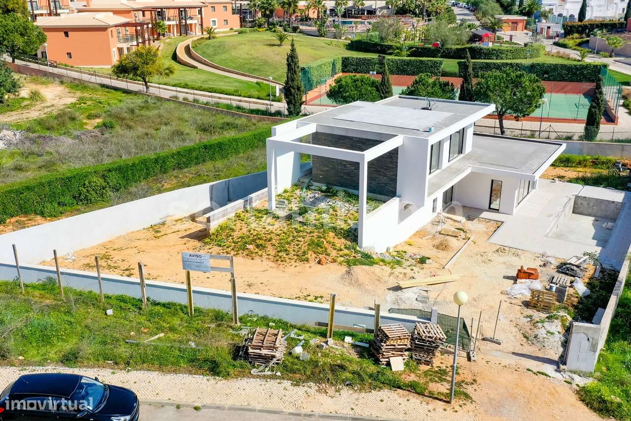 Moradia Isolada T3+1 Venda em Lagoa e Carvoeiro,Lagoa (Algarve) - Grande imagem: 2/24