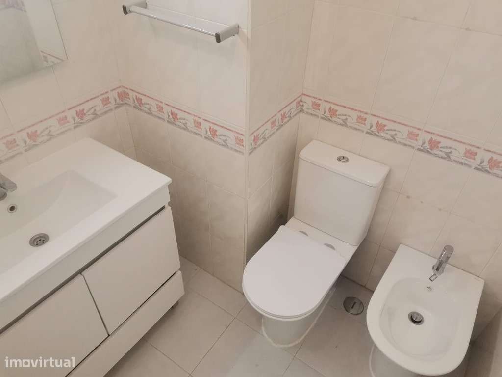 APARTAMENTO T2 PARA VENDA EM TAPADA DAS MERCÊS-11