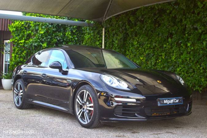 Porsche Panamera Standard - 1