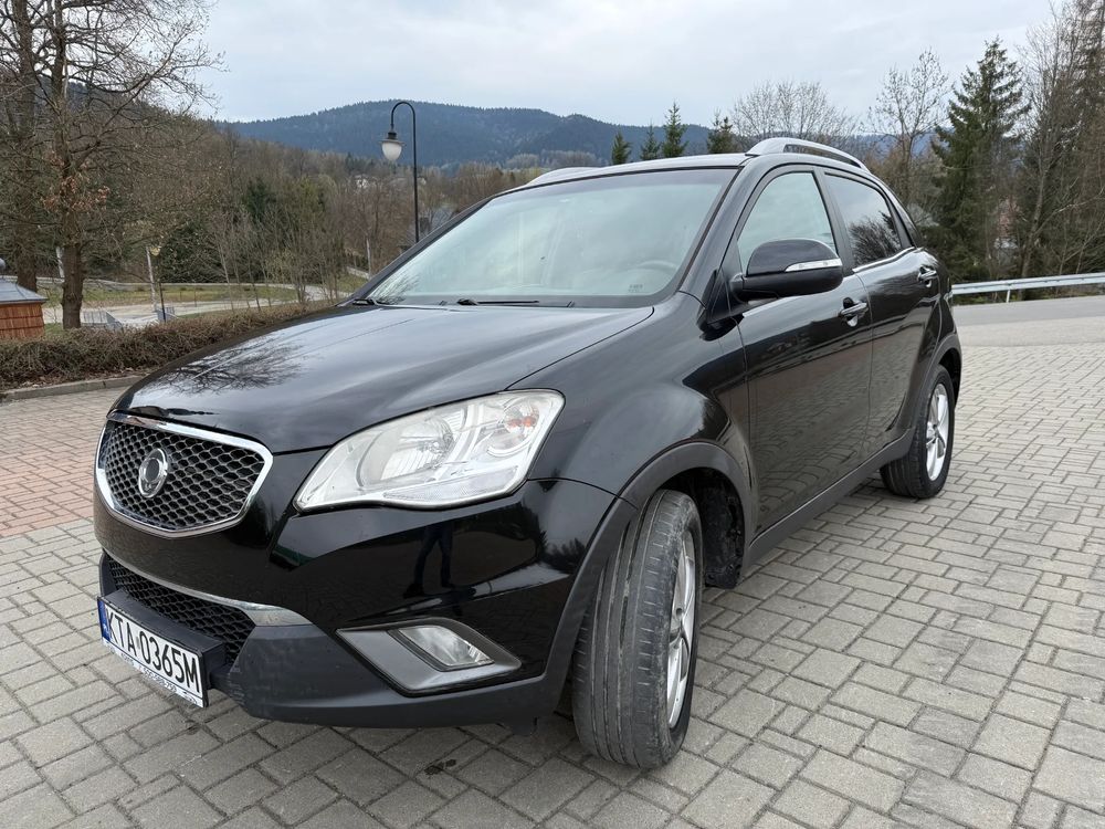 Ssangyong / KG Mobility Korando 2.0 E-XDi DPF 4WD Automatik Quartz 2012