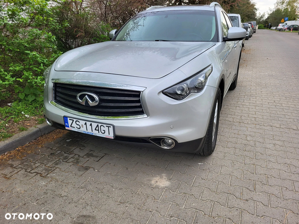 Infiniti QX70 3.7 GT - 8