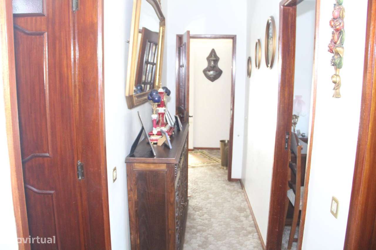 Moradia 4 Frentes lote com 980m2-41