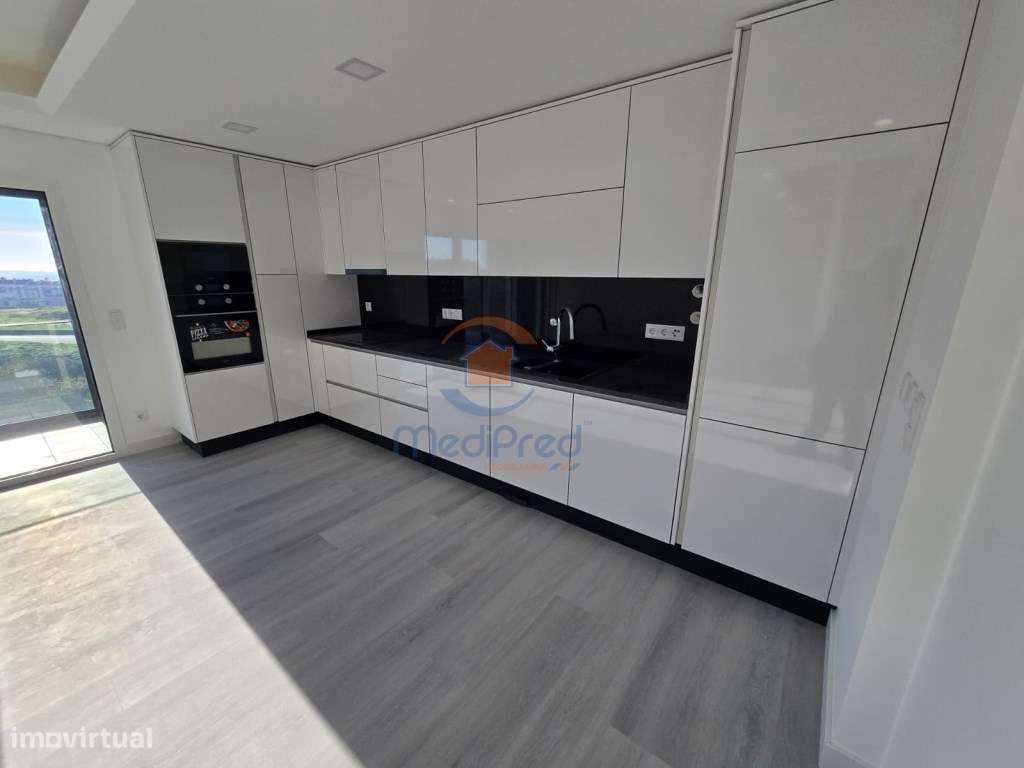 Apartamento T2 DUPLEX, com 1 Parqueamento e Arrecadação | Odivelas - Grande imagem: 3/34