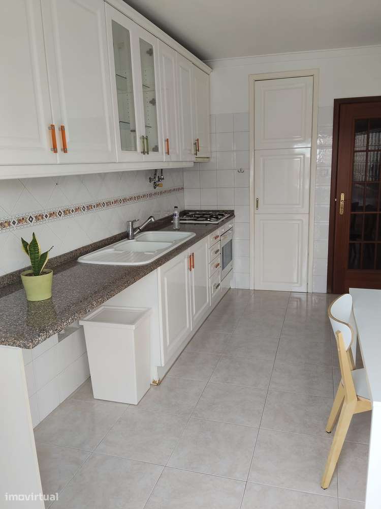 Arrendo T2 no Feijó - Grande imagem: 2/10