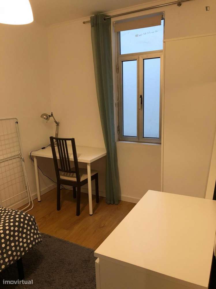 Quarto - localizado em São Sebastião Lisbon - Grande imagem: 2/10