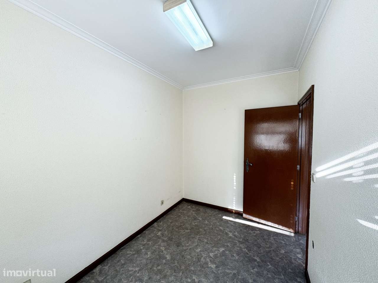 Apartamento T2 na Avenida Doutor Renato Araújo-19