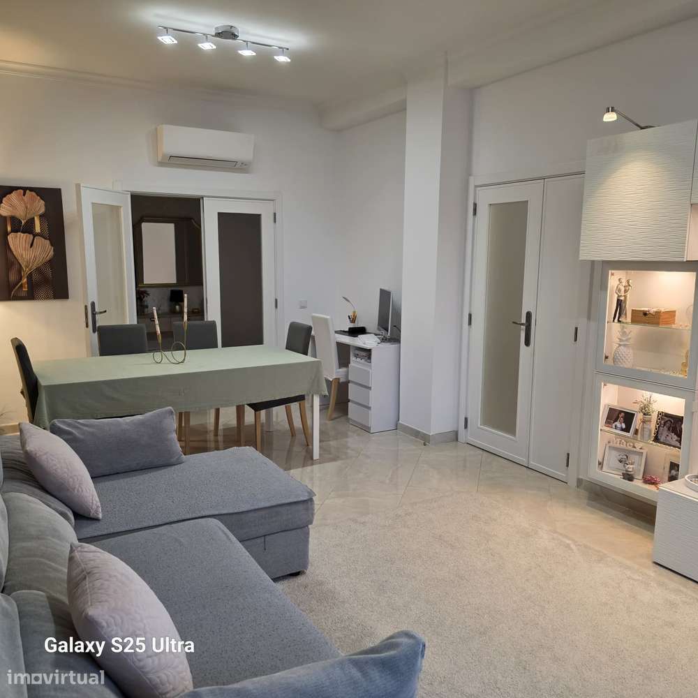 T2 em Condomínio Privado com Piscina | Santa Barbara de Nexe - Grande imagem: 5/25