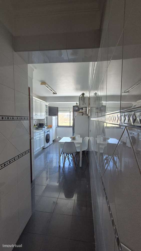 T3 com varanda e cozinha separada em Montijo-11