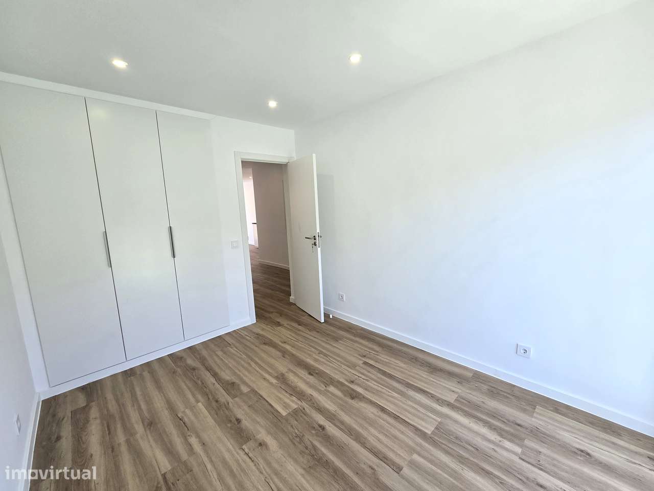 Apartamento T3 Totalmente Remodelado – Cacém-6
