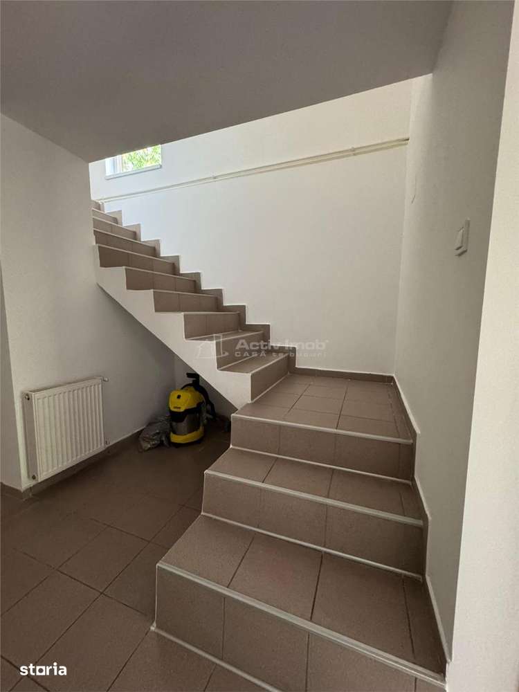 Casa cu 5 camere situata &#238;n Ploiesti, aproape de centrul orasului - Imagine principală: 4/10