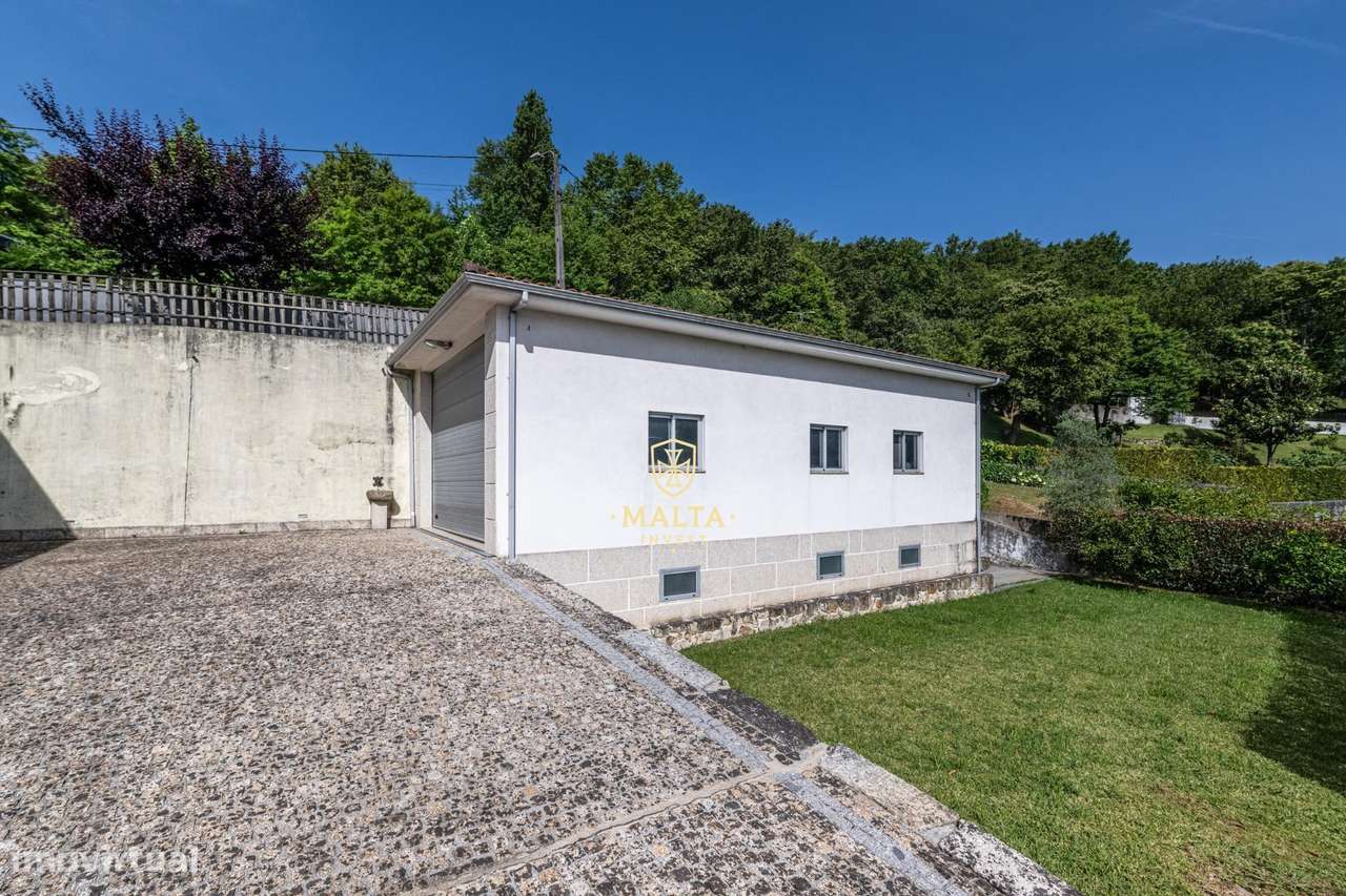 Moradia de Sonho na zona da Falperra!-18