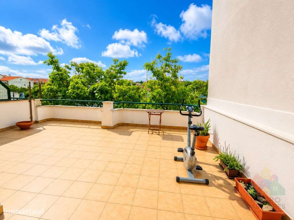 Apartamento com excelente terraço na cidade de Tomar-5