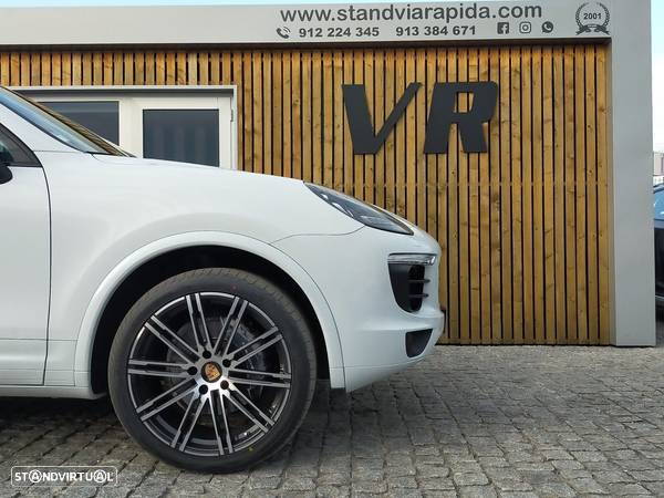 Porsche Cayenne Platinum Edition - 17