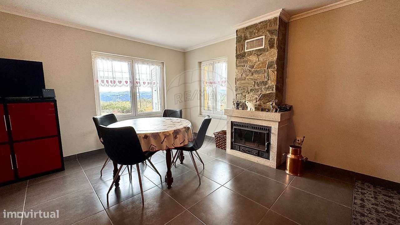 Moradia T4 para venda-5