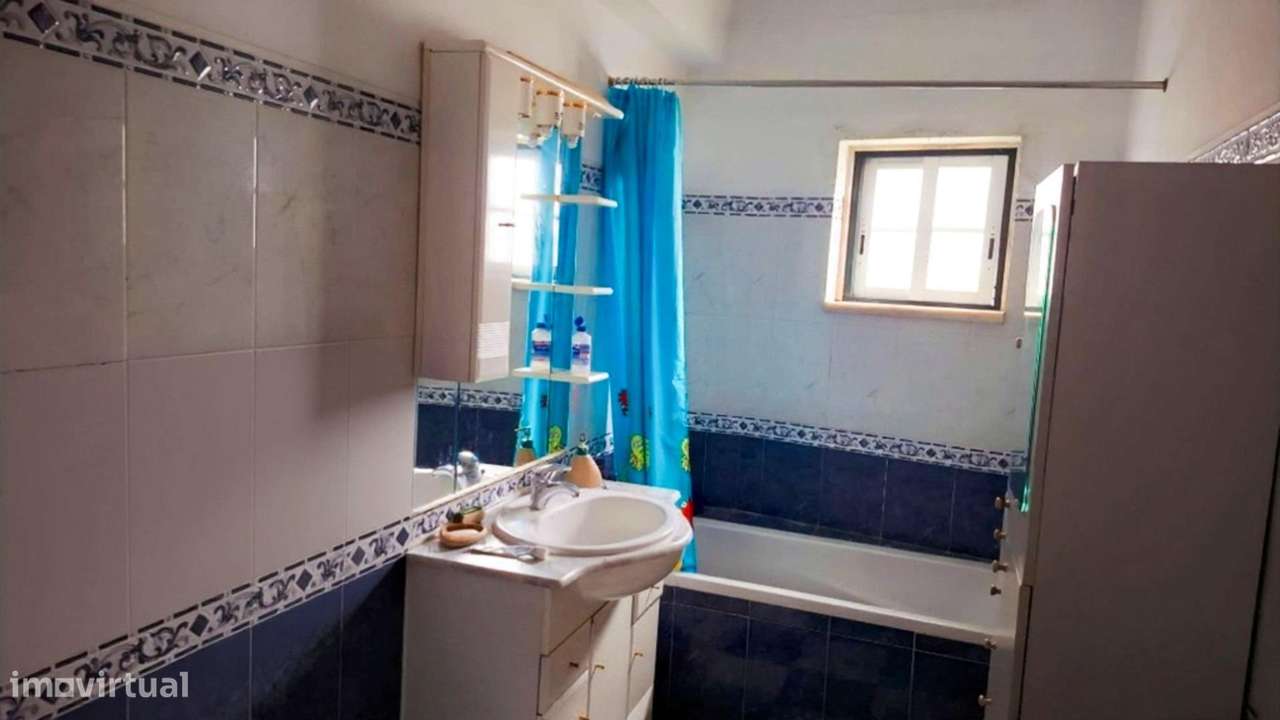 Moradia T3 pronta a habitar com alguma remodelação para efectuar-24