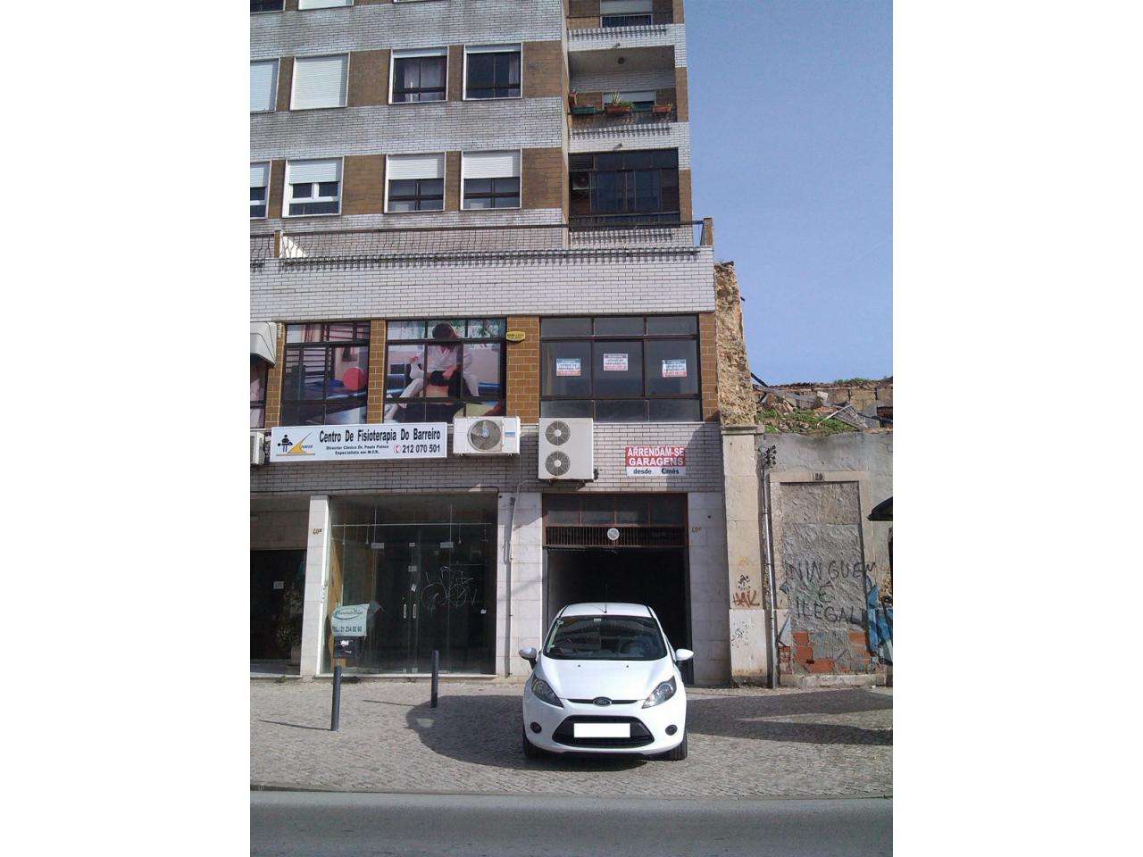 Garagem/box para venda no Barreiro-5